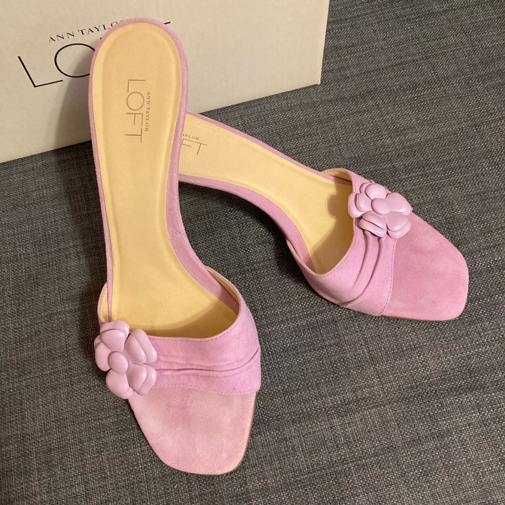 Ann Taylor LOFT Astor suede dressy mules in orchid size 8, 2.5” heel.
